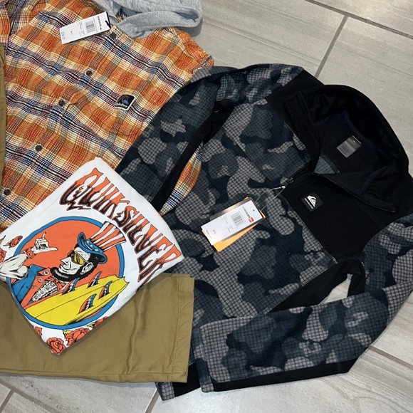🔥 QUIKSILVER BOYS CLOTHING BUNDLE BOX DEAL LOT OF 4 items ALL NEW WITH TAGS 🔥 - Picture 4 of 6